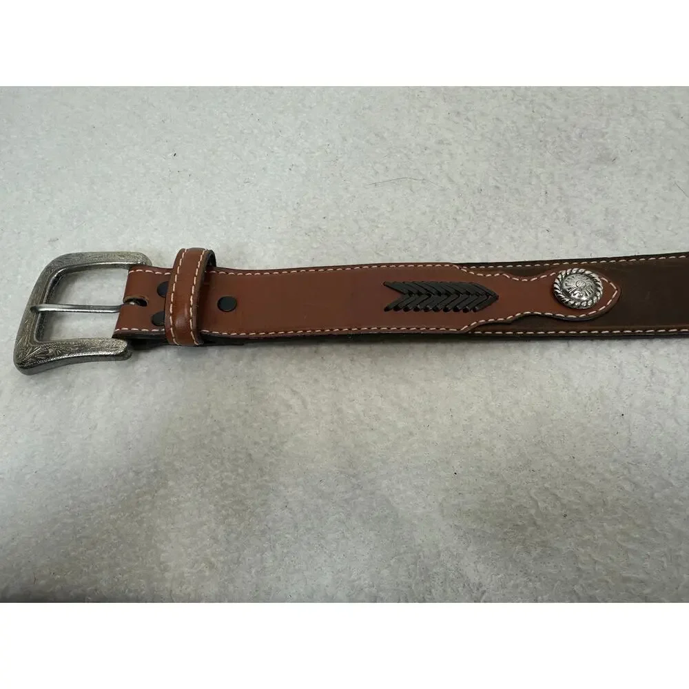 Wrangler Brown Leather Western Belt Silver Tone Concho Accents Black Chevron